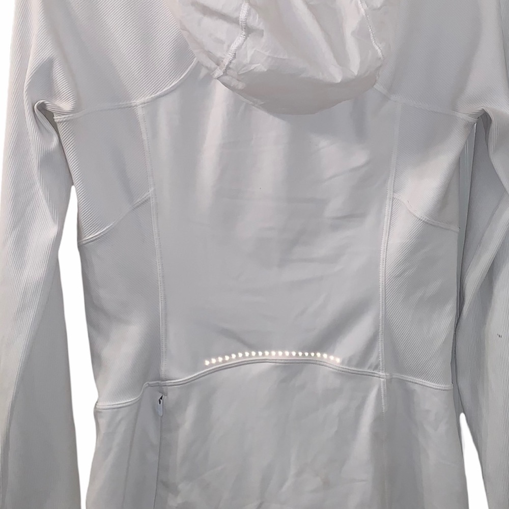 Lululemon Wind breaker- Hood, pockets, zipper - Picture 5 of 6